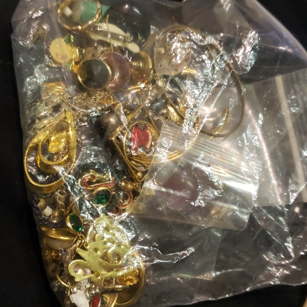 Vintage earrings full bag